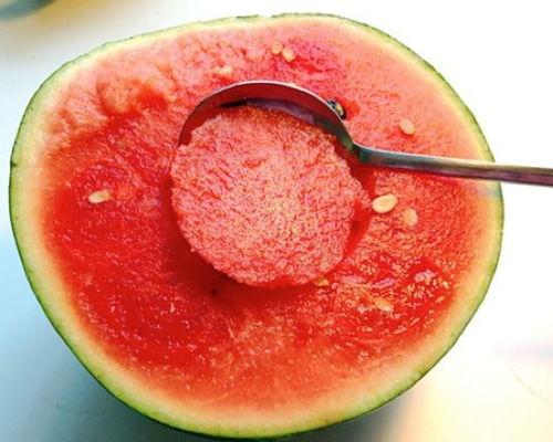 没有铁勺怎么吃瓜