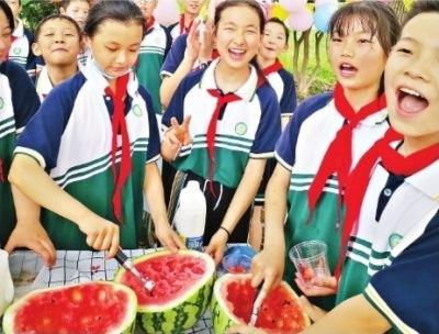 校园吃瓜吃到自己